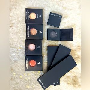 Eyeshadows and fillable palettes